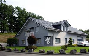 Wohn- und Geschäftshaus der Firma Friedrichs GmbH aus 2008 und 2015